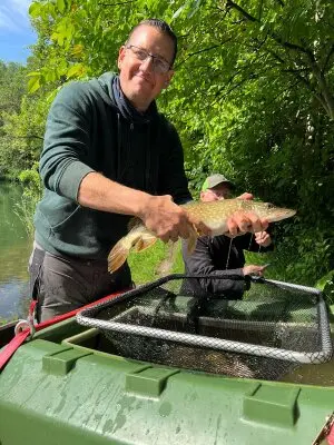 Sebastian mit Hecht Sebastian mit Hecht